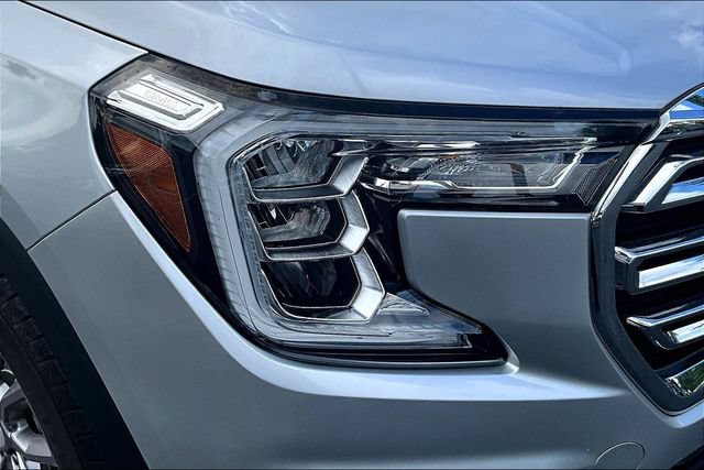 Used 2022 GMC Terrain SLT w/ LPO, Floor Liner Package AWD/4WD image 29