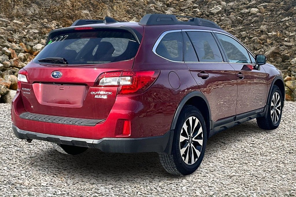 Used 2016 Subaru Outback 2.5i Limited image 2