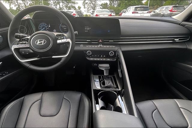 New 2025 Hyundai Elantra Limited image 5