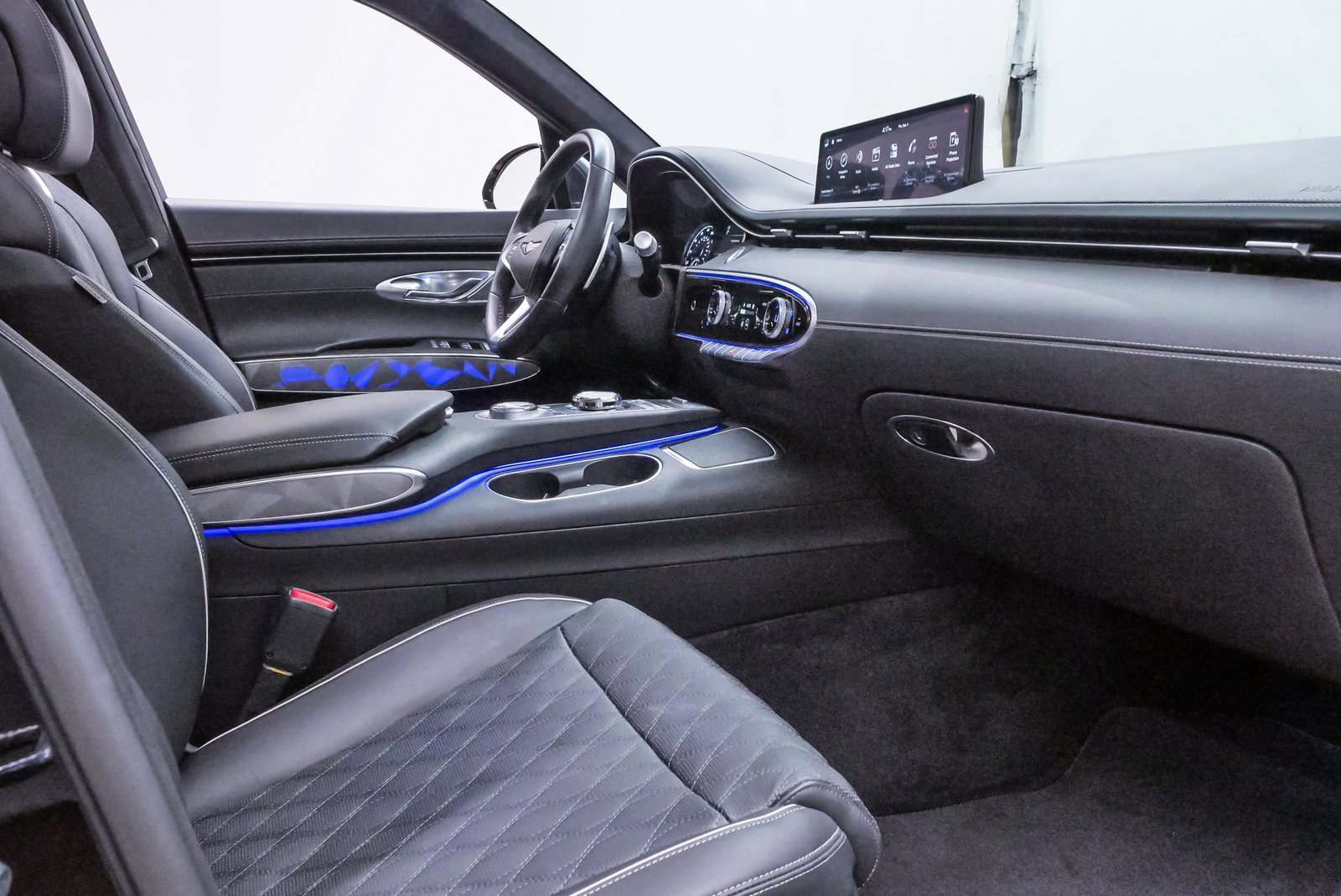 Certified 2025 Genesis GV70 3.5T Sport w/ Sport Advanced Package image 13