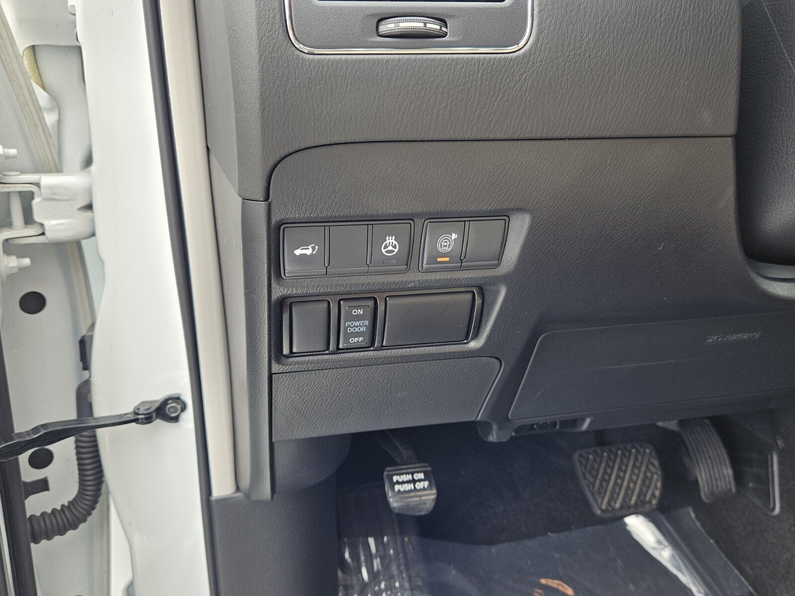 Used 2021 Nissan Armada Platinum w/ Captain's Chairs Package RWD image 19