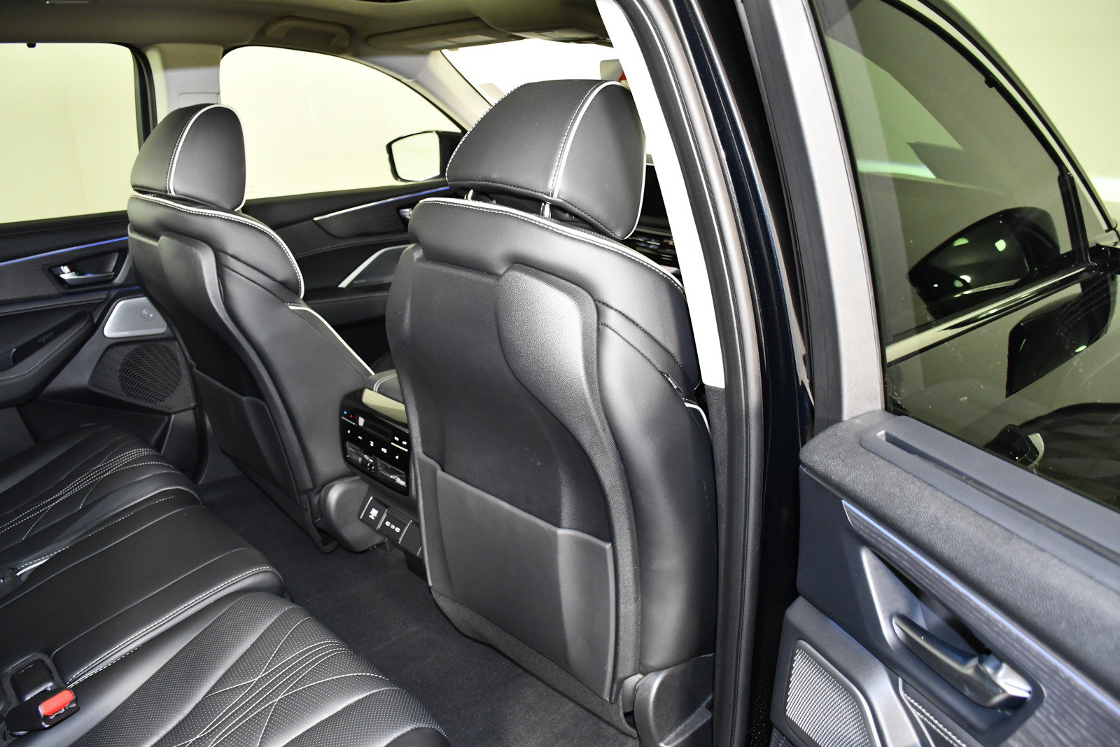 Certified 2025 Acura MDX w/ Advance Package AWD/4WD image 42