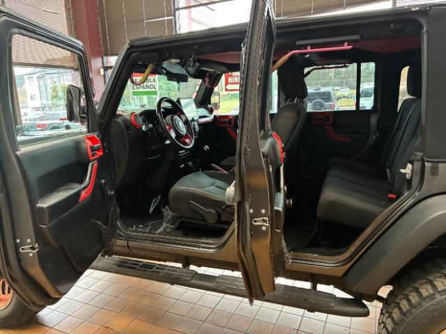 Used 2018 Jeep Wrangler Unlimited Sport w/ Connectivity Group AWD/4WD image 7