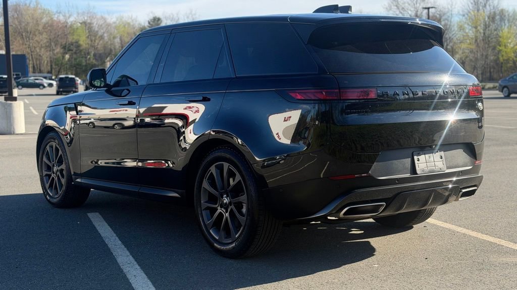 Used 2023 Land Rover Range Rover Sport SE AWD/4WD image 4