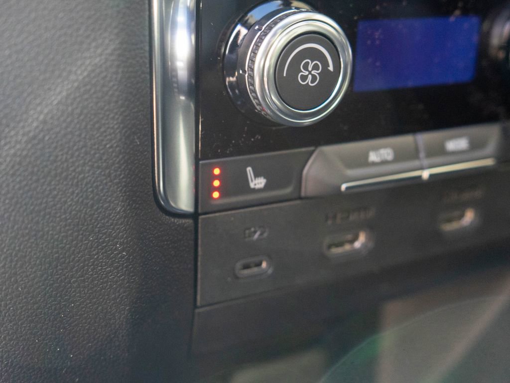 New 2026 GMC Yukon XL Denali w/ Denali Reserve Package image 17