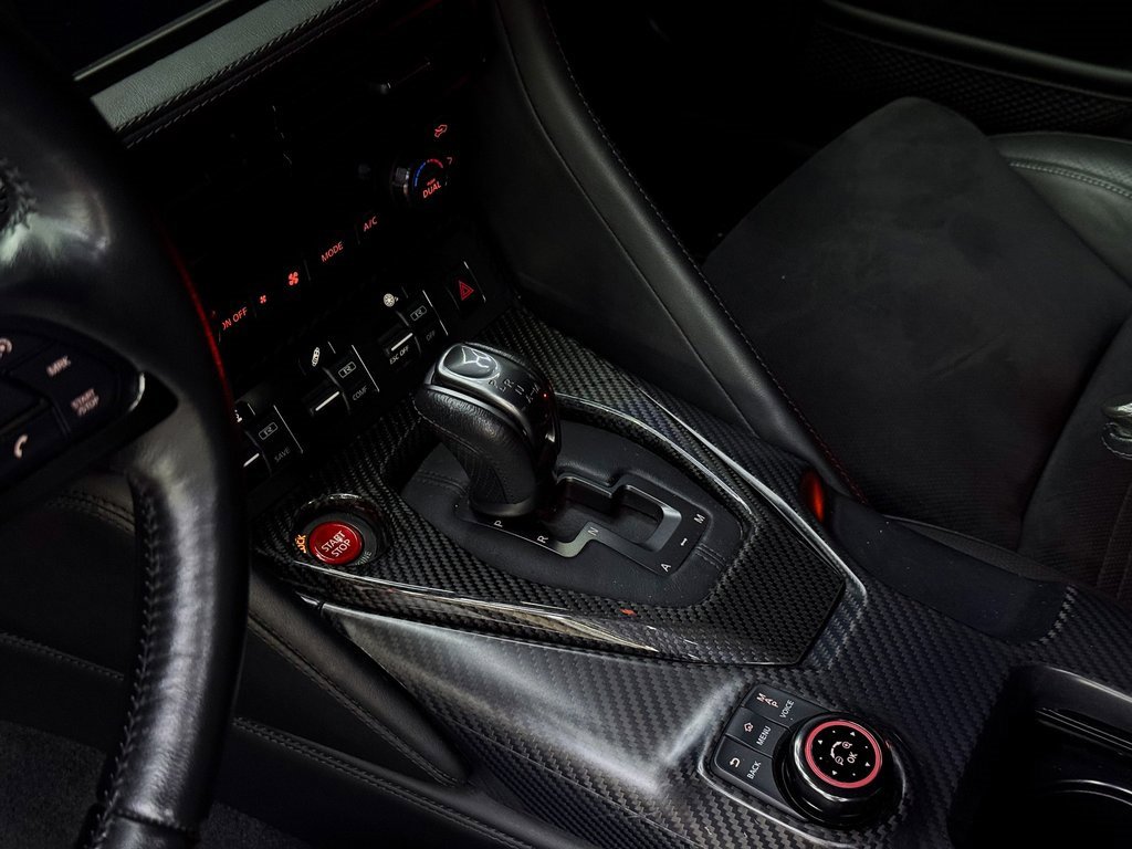 Used 2017 Nissan GT-R Premium image 15