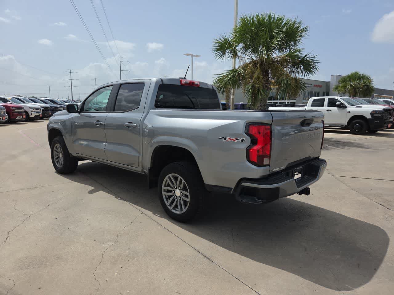 Used 2024 Chevrolet Colorado LT w/ Advanced Trailering Package AWD/4WD image 12