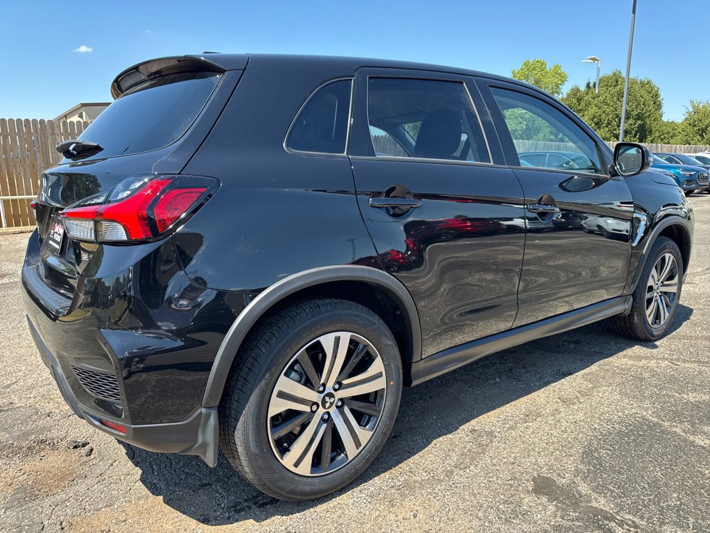 New 2027 Mitsubishi Outlander Sport SE FWD image 4