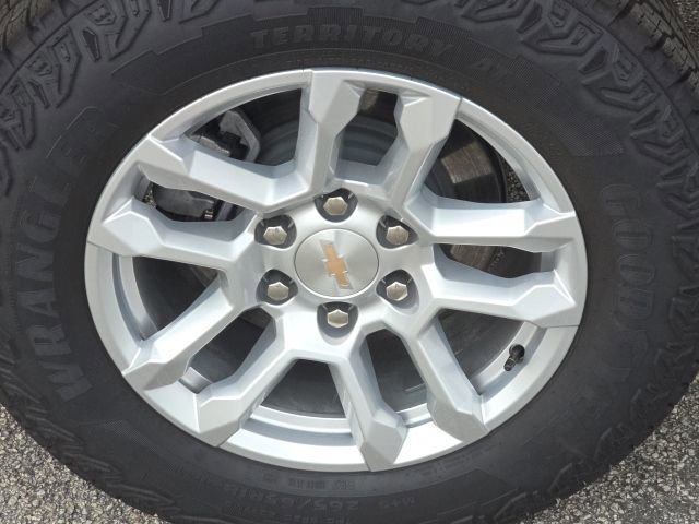 Used 2025 Chevrolet Silverado 1500 LT image 12