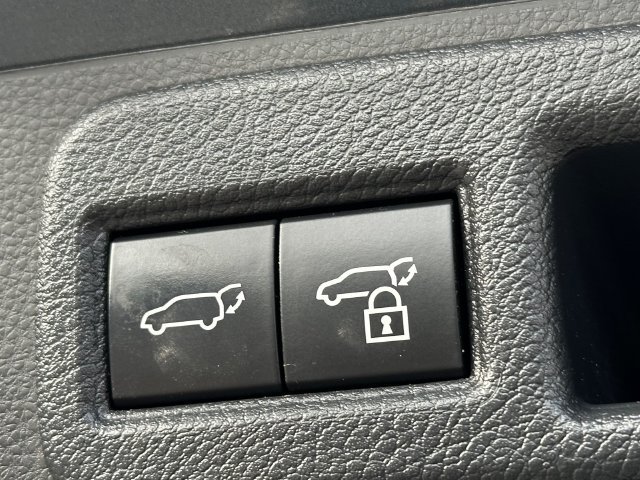 Certified 2023 Toyota Venza LE AWD/4WD image 33