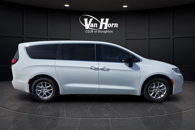 New 2026 Chrysler Pacifica Select FWD image 2