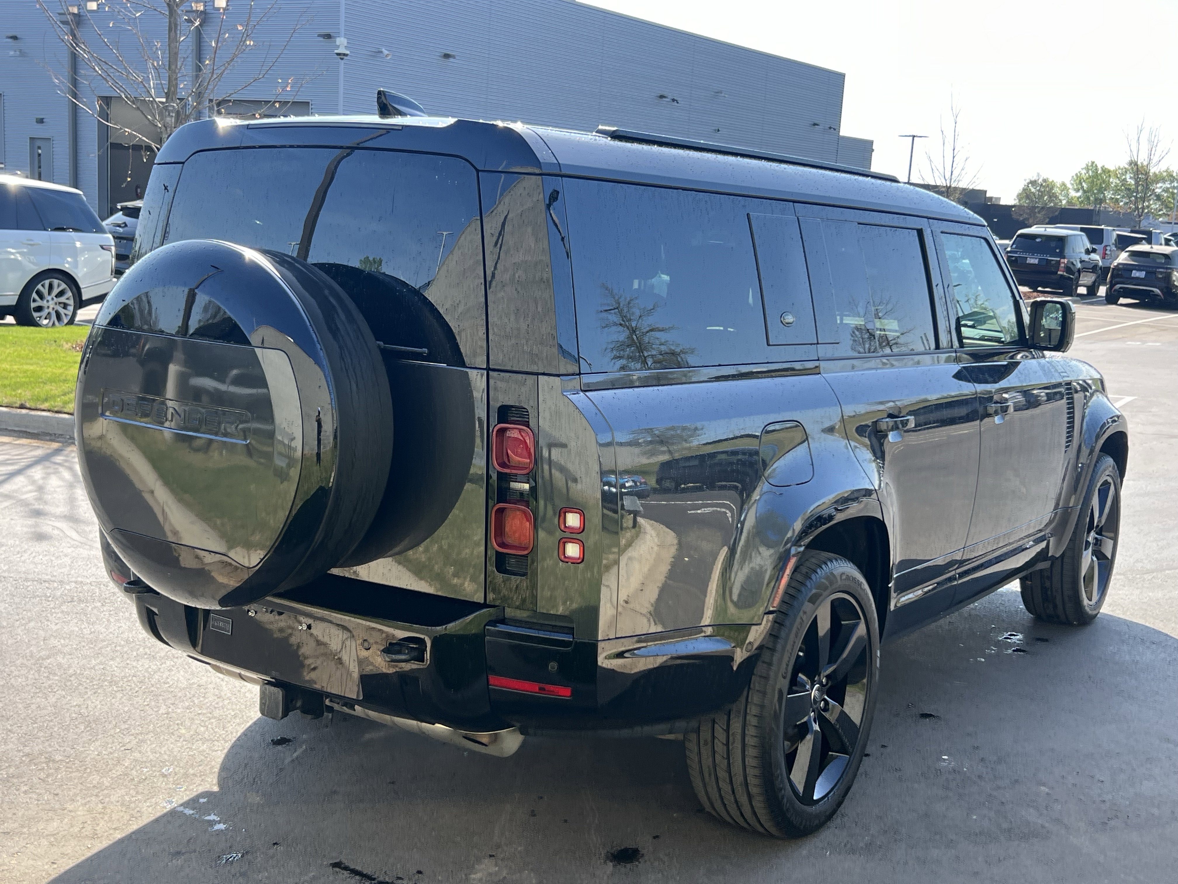 Certified 2024 Land Rover Defender 130 X-Dynamic SE AWD/4WD image 7