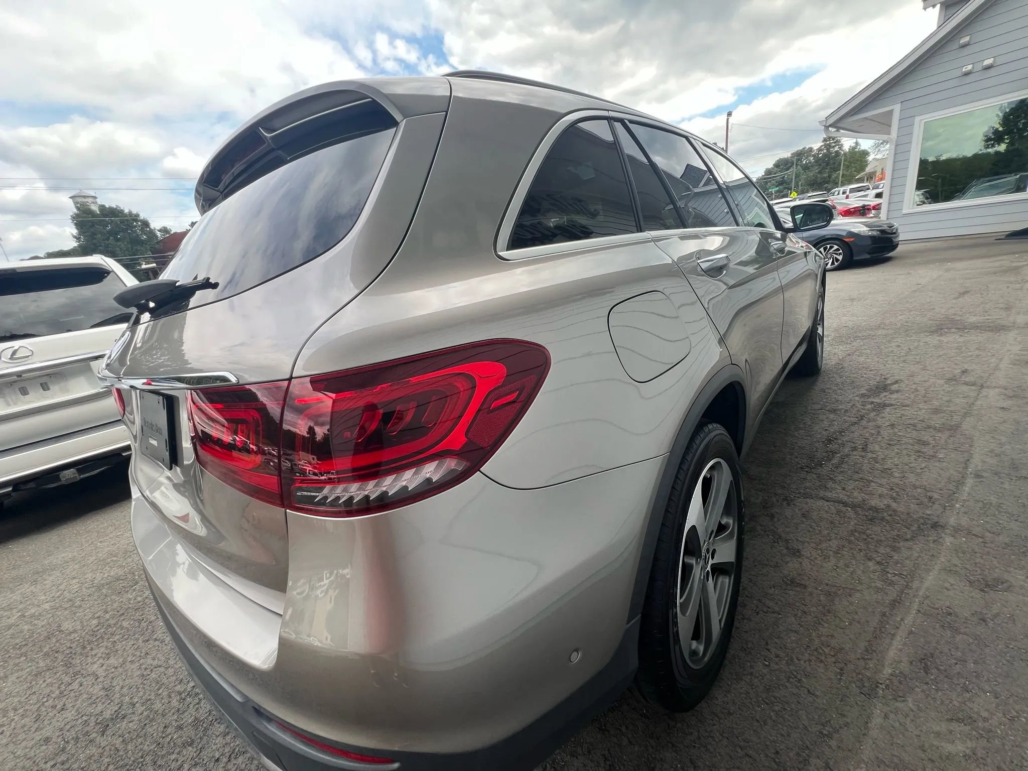Used 2021 Mercedes-Benz GLC 300 image 5