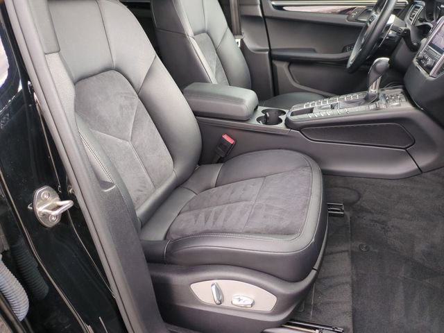 Used 2018 Porsche Macan image 18