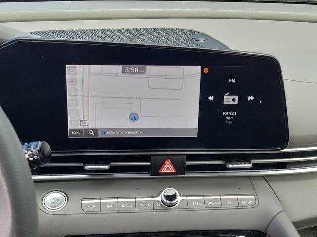 Used 2024 Hyundai Elantra SEL image 27