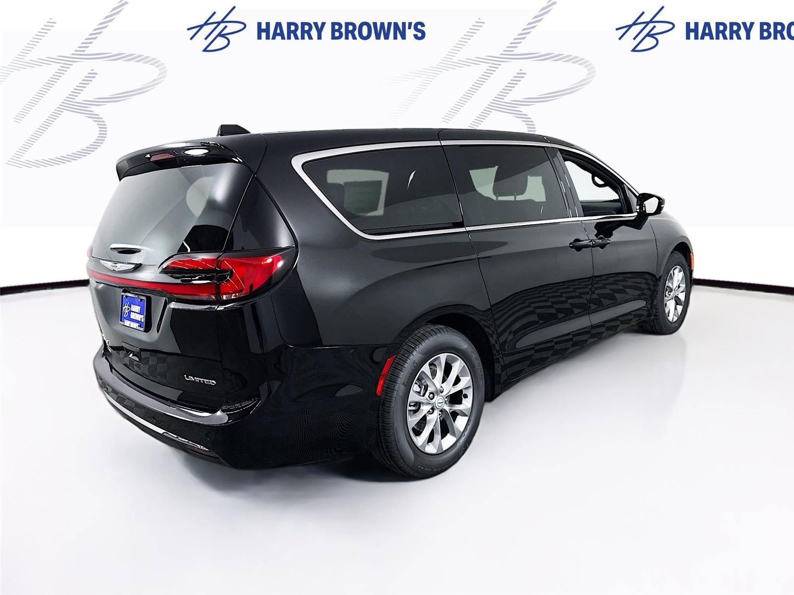 New 2026 Chrysler Pacifica Limited FWD image 34