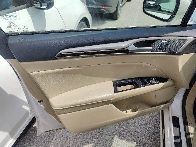 Used 2016 Ford Fusion Energi SE FWD image 17