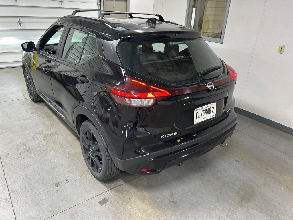 Used 2023 Nissan Kicks SR w/ SR Premium Package image 3