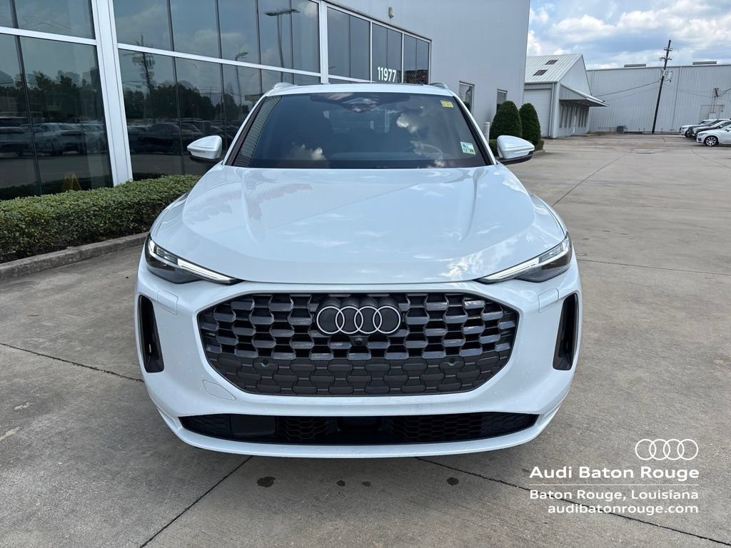 Used 2025 Audi Q5 Premium Plus w/ Premium Plus AWD/4WD image 2