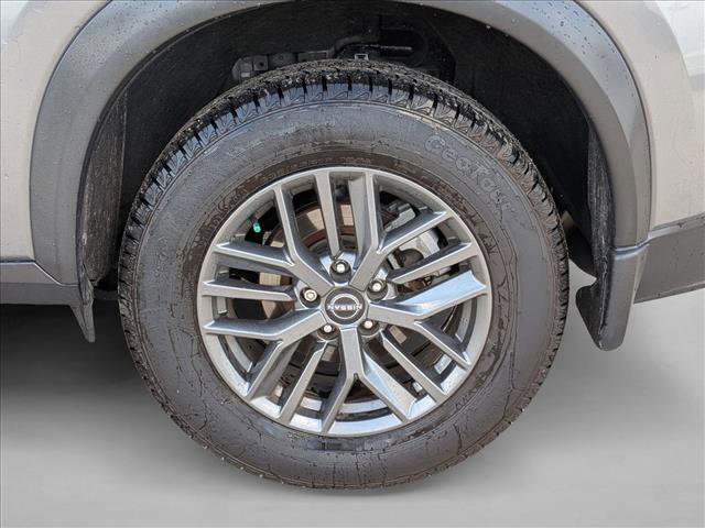 Used 2023 Nissan Rogue S image 4