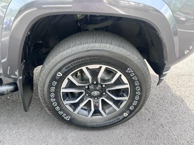 Used 2021 Toyota Tacoma TRD Sport w/ Technology Package AWD/4WD image 14