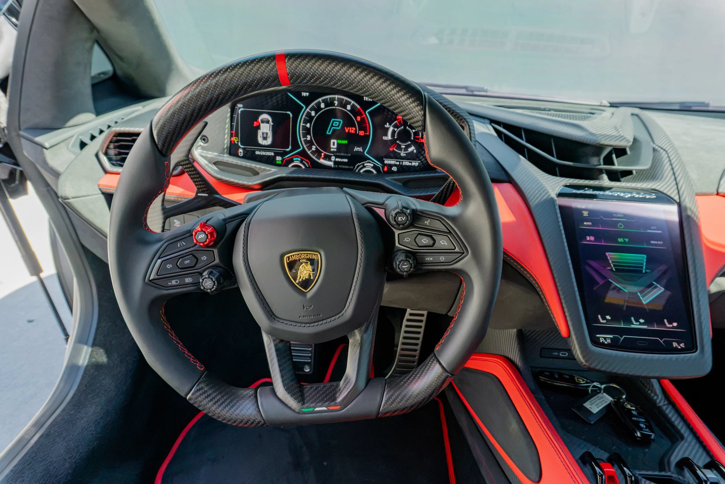 Used 2025 Lamborghini Revuelto AWD/4WD image 63