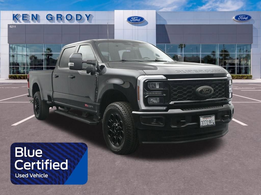 Used 2025 Ford F350 Lariat w/ Black Appearance Package AWD/4WD image 1