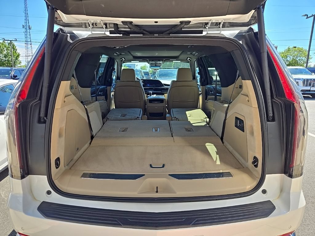 Used 2024 Cadillac Escalade Premium Luxury AWD/4WD image 64