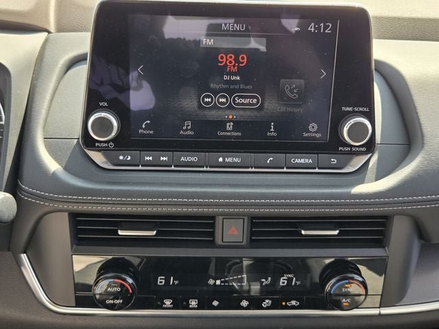 Used 2023 Nissan Rogue SV FWD image 18