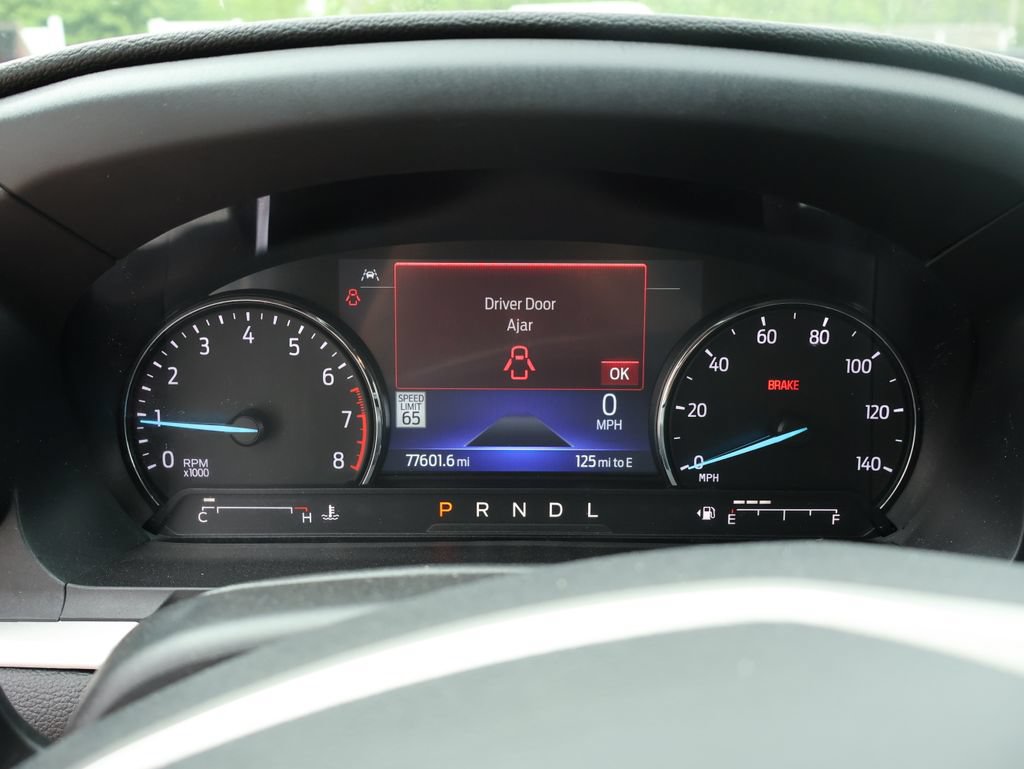 Used 2022 Ford Explorer XLT w/ Equipment Group 202A AWD/4WD image 22
