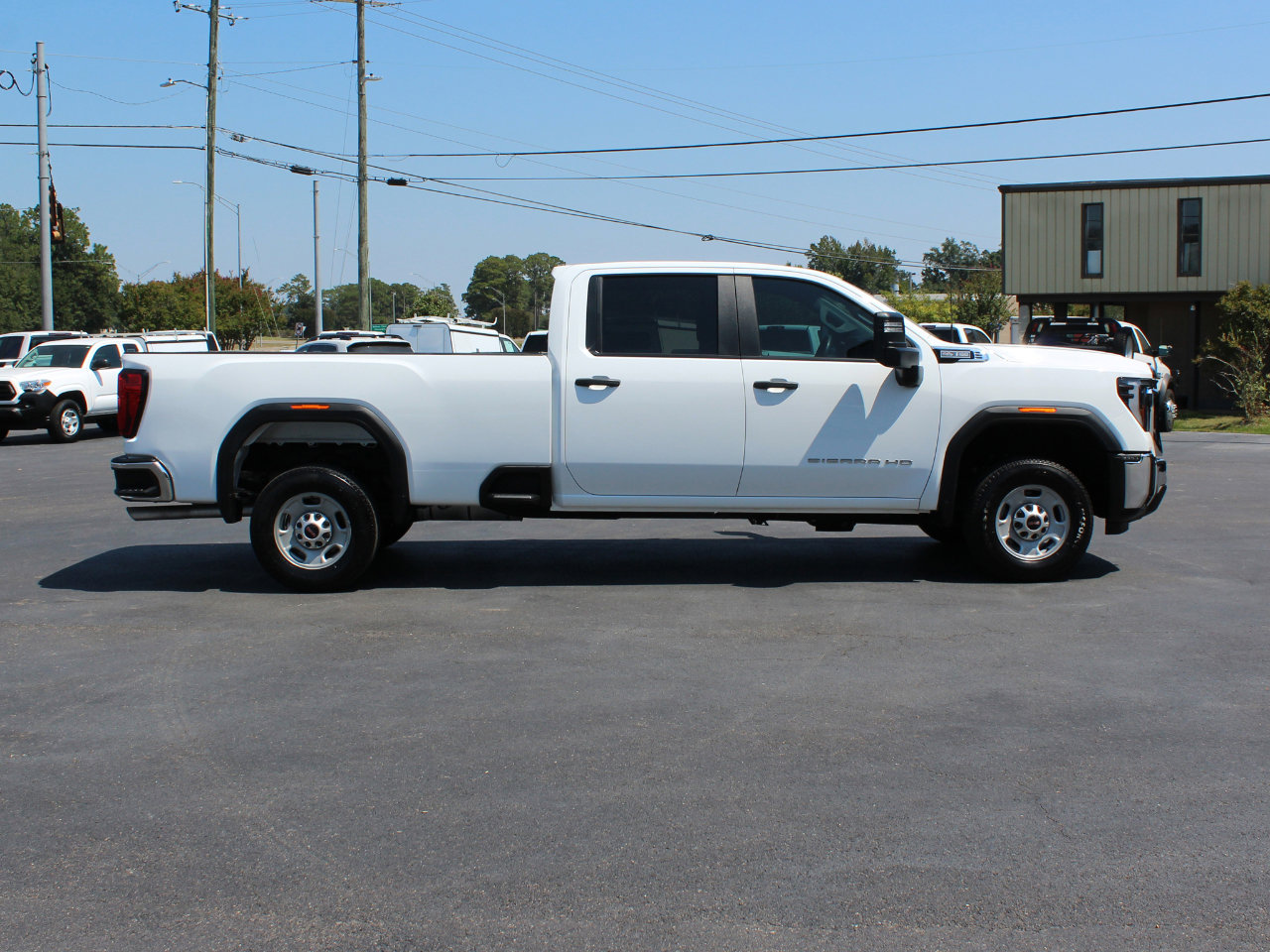 Used 2024 GMC Sierra 2500 Pro w/ Convenience Package image 6