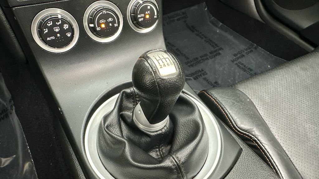 Used 2005 Nissan 350Z Touring image 16