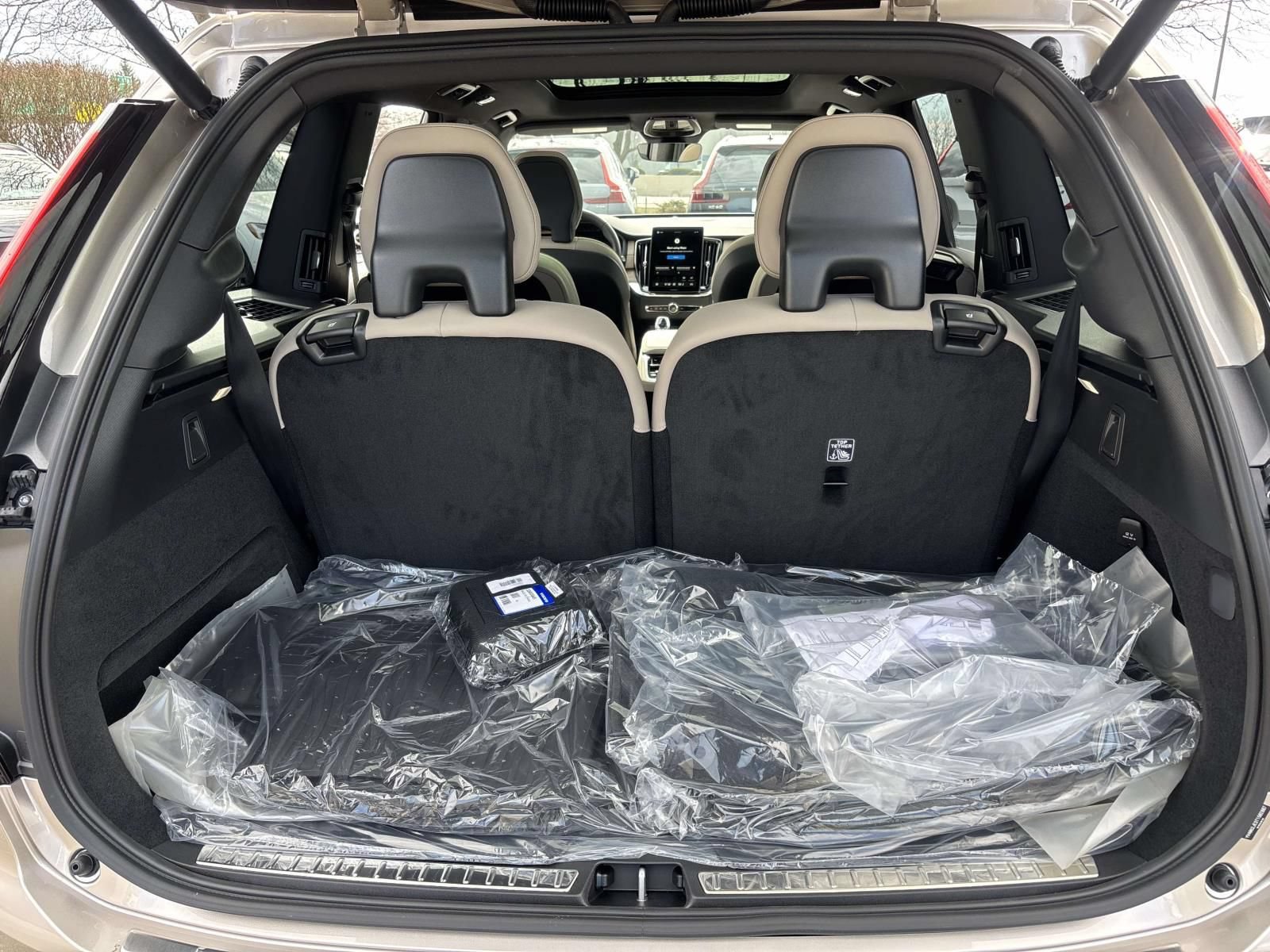 New 2026 Volvo XC90 B6 Plus w/ Protection Package Premier AWD/4WD image 9