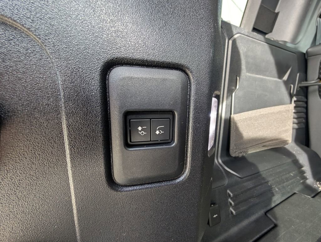 Used 2024 Land Rover Defender 110 S image 43