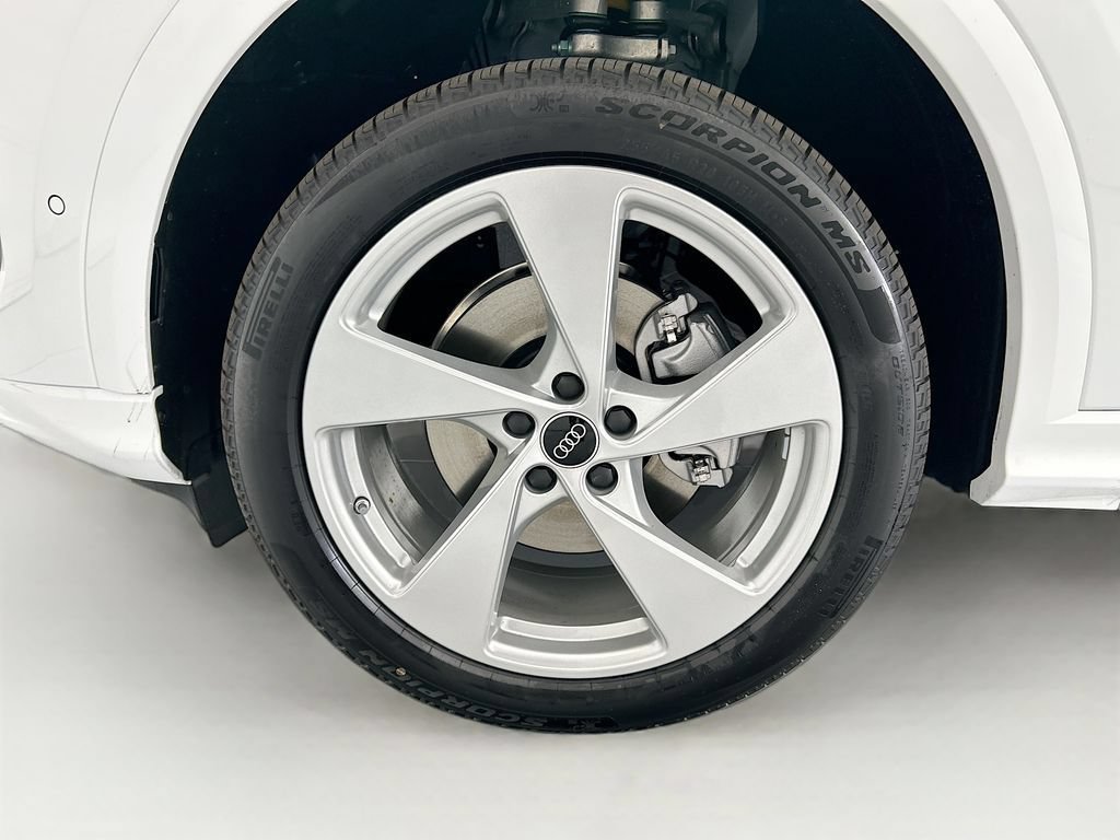 Used 2026 Audi Q5 Premium Plus w/ Premium Plus AWD/4WD image 29