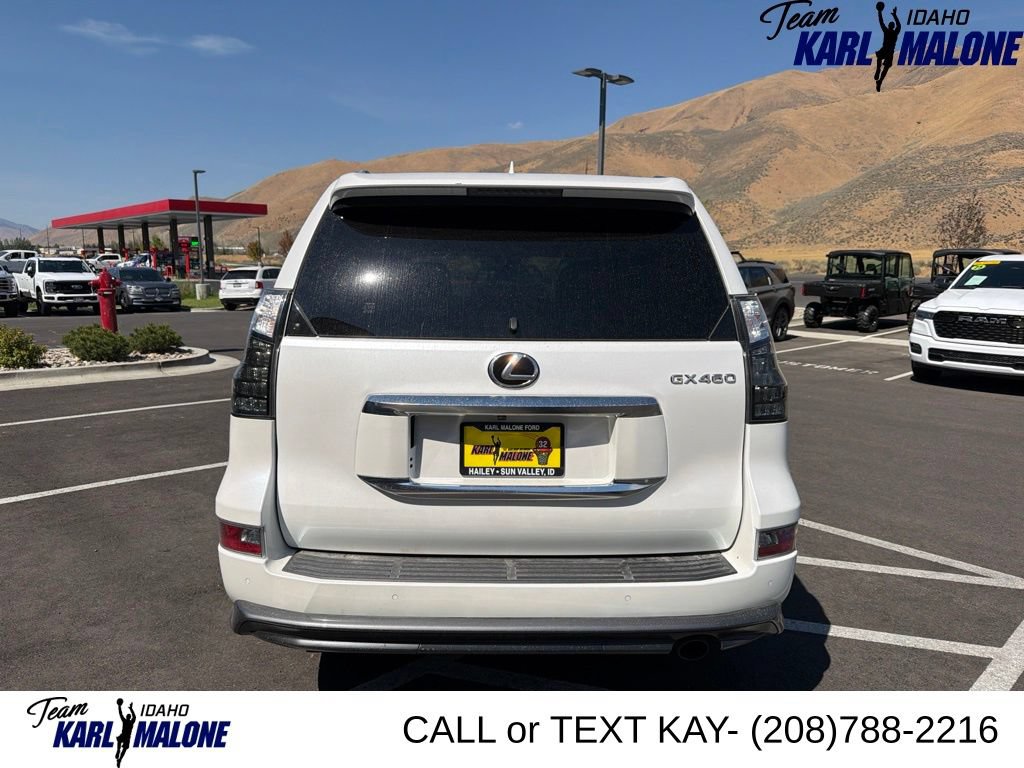Used 2023 Lexus GX 460 Premium w/ Accessory Package AWD/4WD image 3