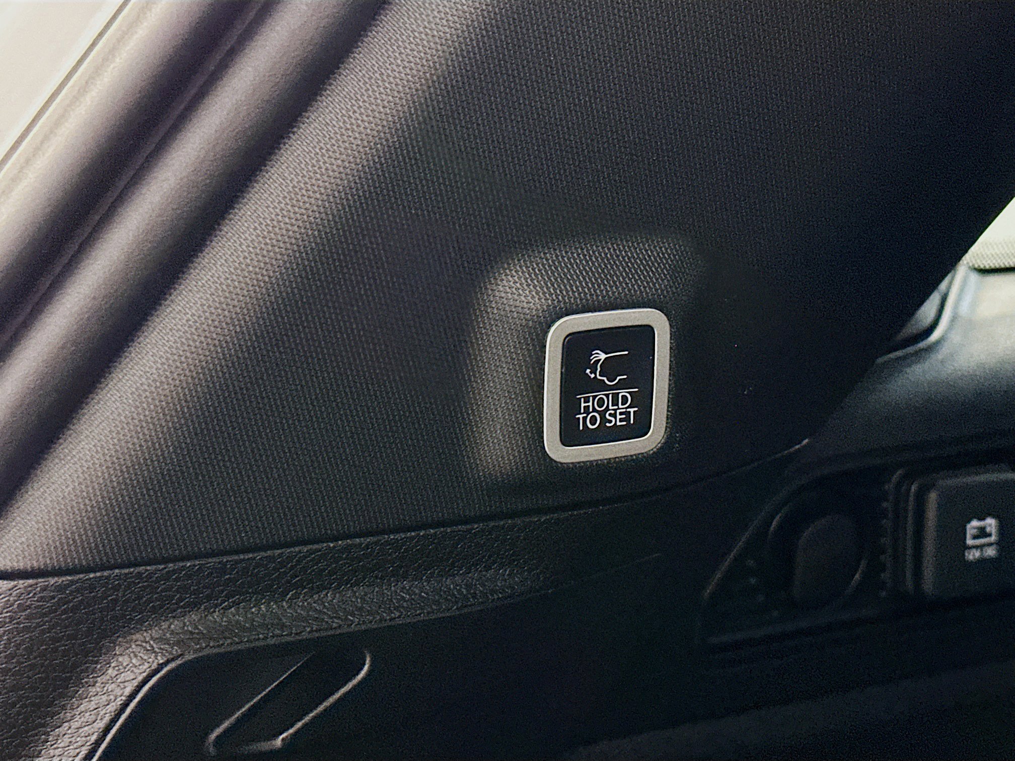 Used 2023 Jeep Grand Cherokee Altitude image 31