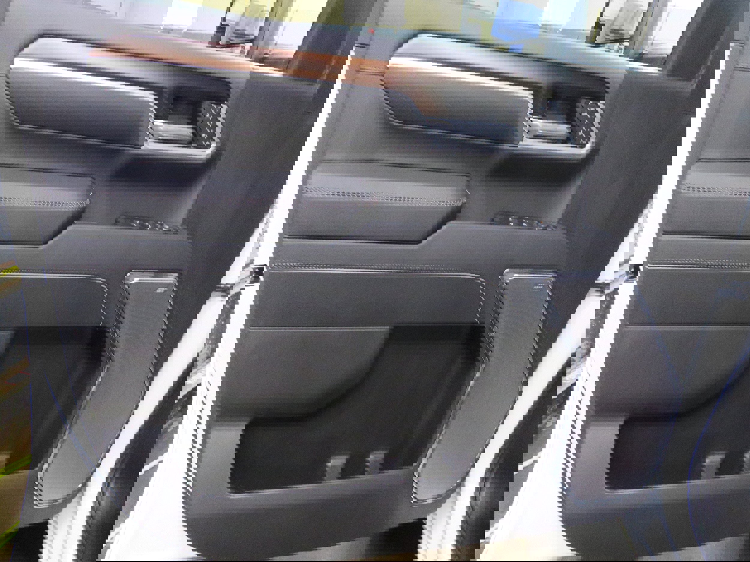 New 2026 GMC Sierra 2500 Denali w/ Denali Reserve Package image 16