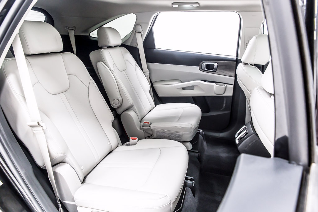Used 2023 Kia Sorento EX w/ Panoramic Sunroof Package FWD image 35