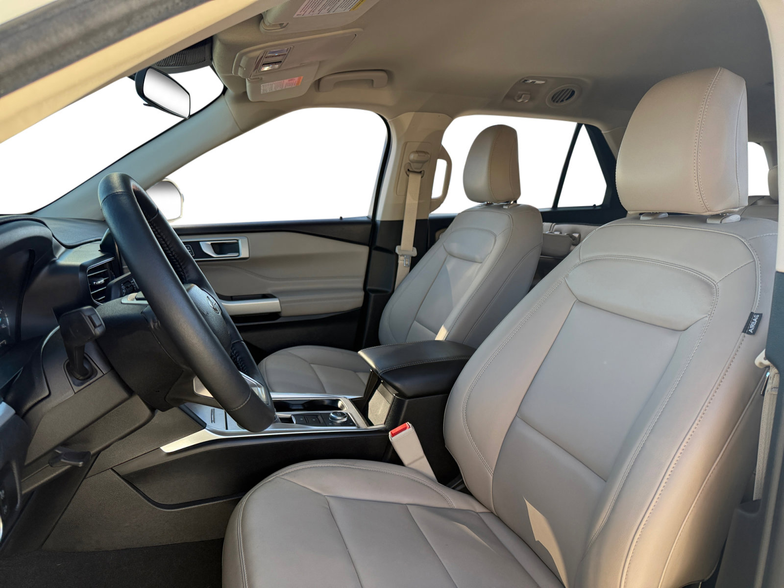 Used 2023 Ford Explorer XLT w/ Equipment Group 202A image 9