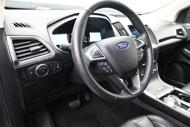 Used 2020 Ford Edge Titanium FWD image 26