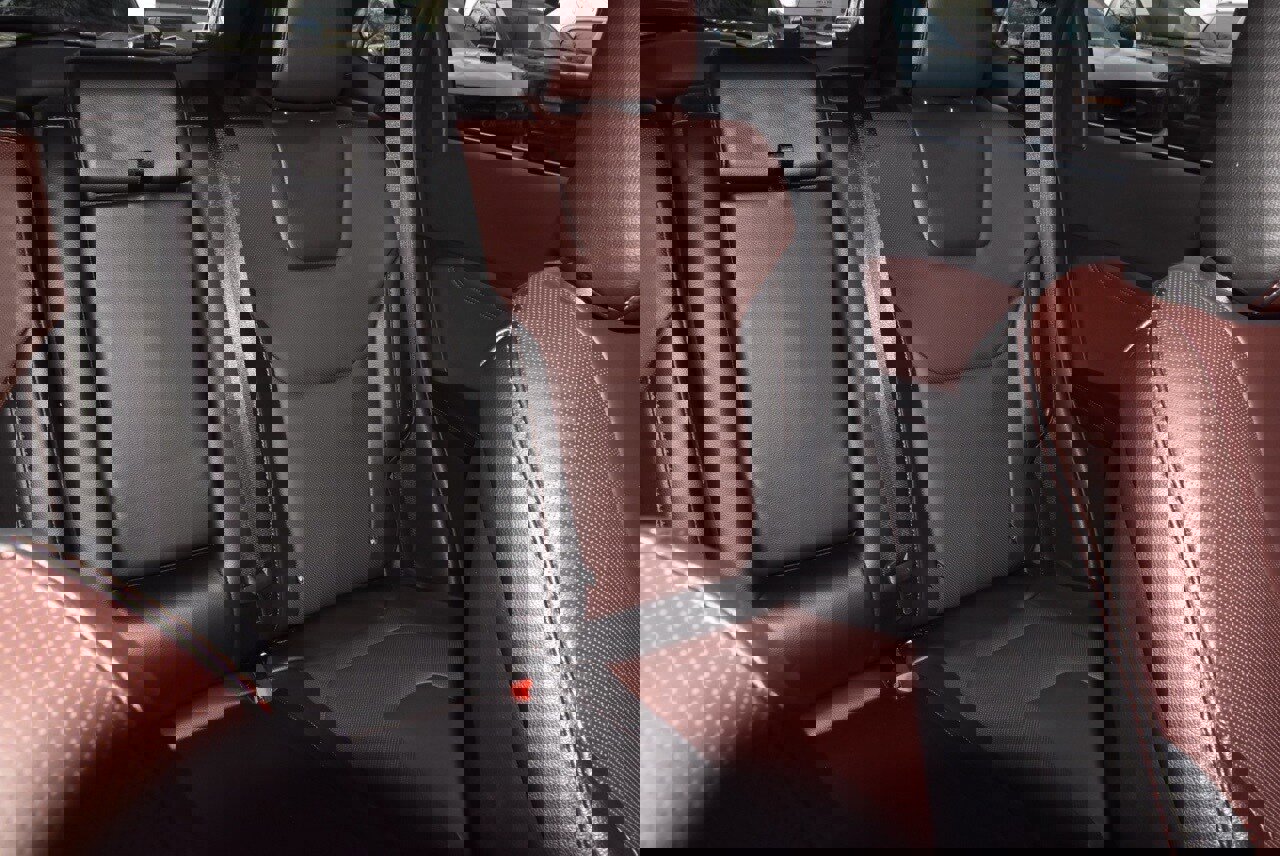 Used 2020 Ford Edge Titanium w/ Equipment Group 301A image 21