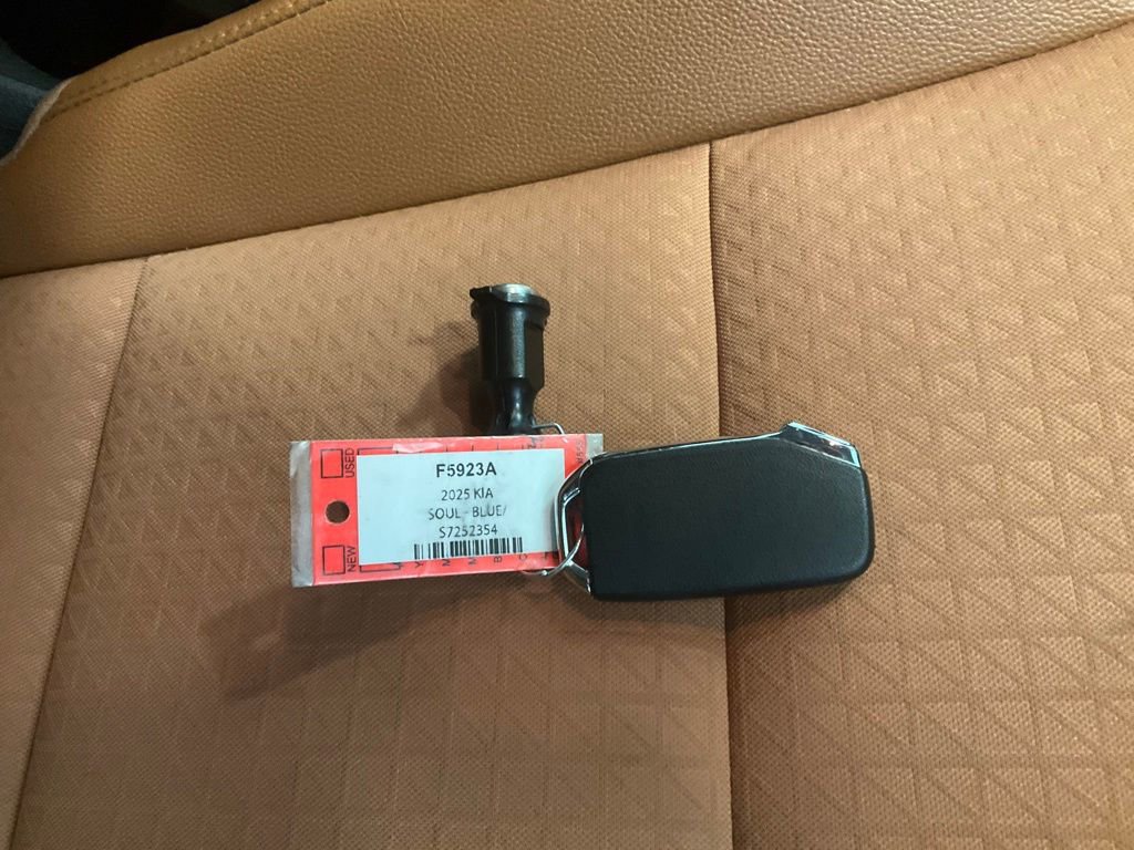 Used 2025 Kia Soul EX FWD image 31