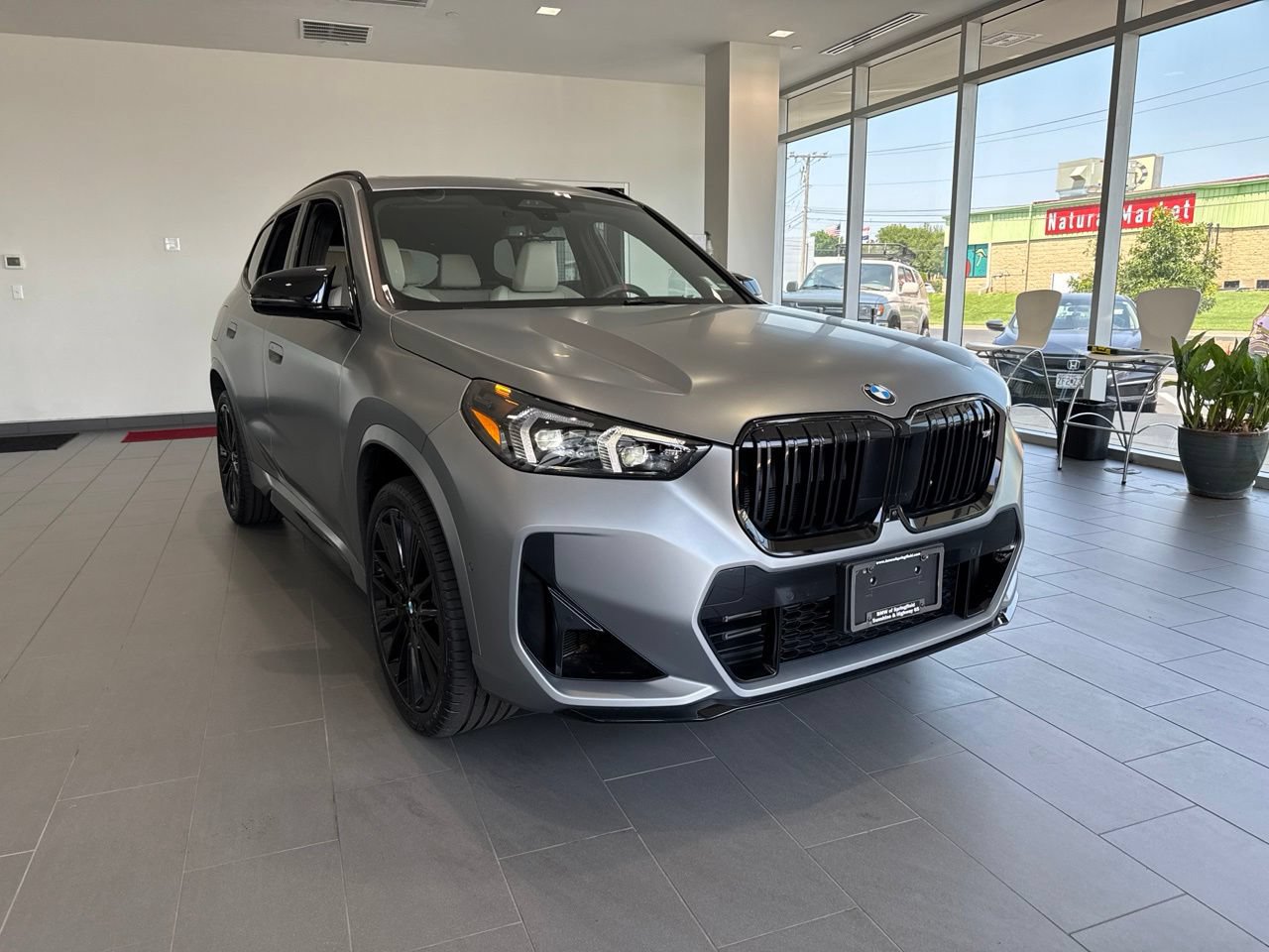 Used 2025 BMW X1 M35i w/ Premium Package AWD/4WD image 2
