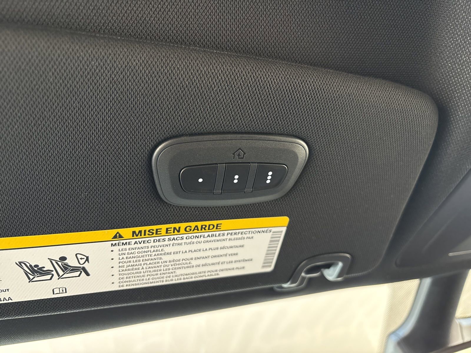 New 2026 Chrysler Pacifica Select w/ S Appearance Package image 21