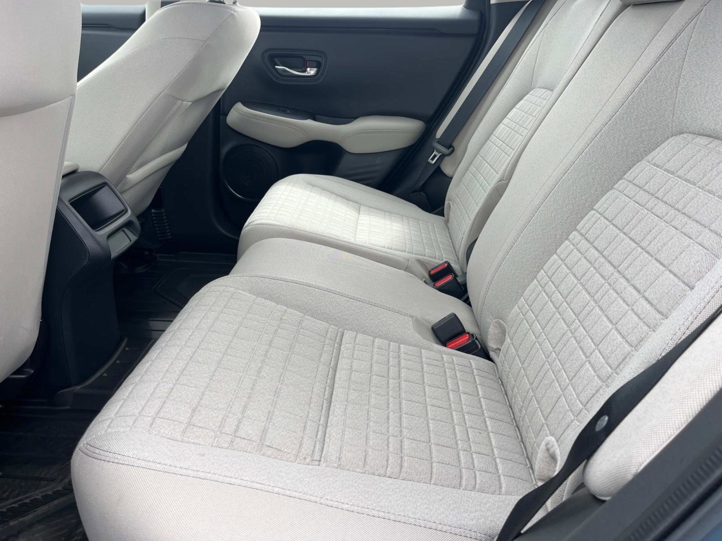 Used 2025 Honda HR-V LX image 22