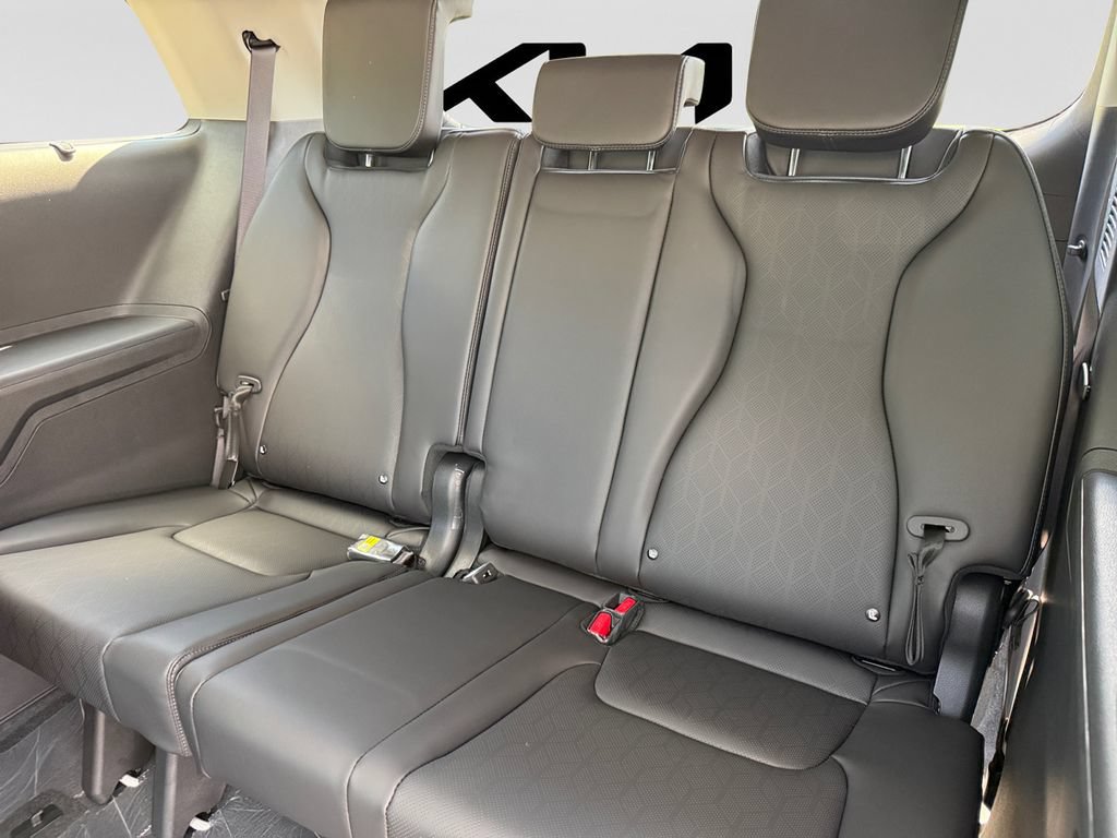 New 2027 Kia Carnival SX w/ Dark Edition Package FWD image 16
