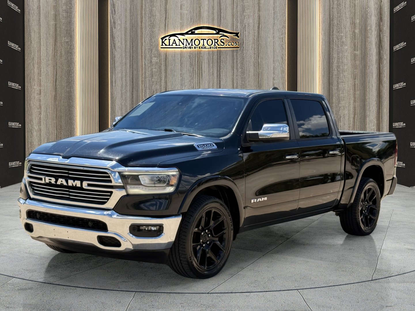 Used 2019 RAM 1500 Laramie RWD image 3