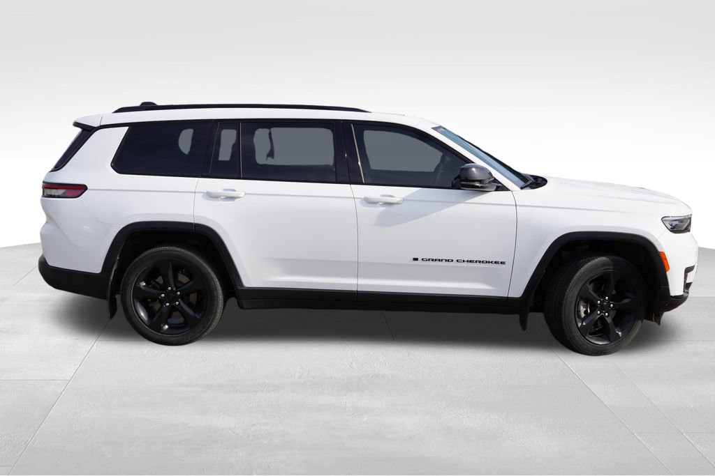 Used 2024 Jeep Grand Cherokee L Altitude AWD/4WD image 2