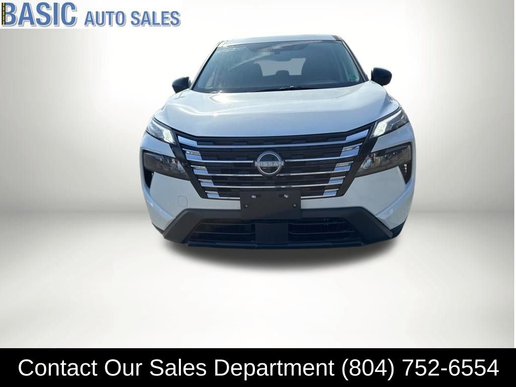 Used 2025 Nissan Rogue S image 3